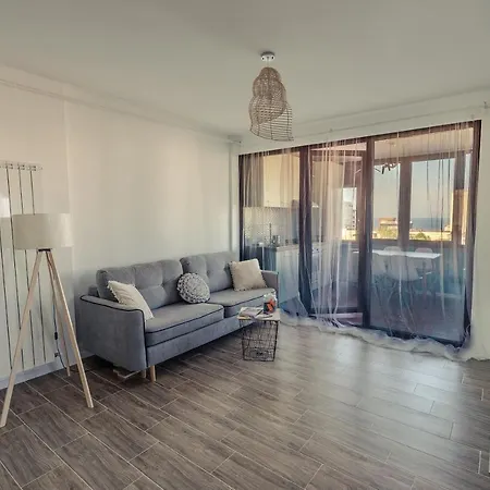 Luna Apartment *